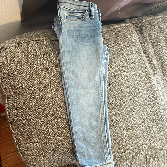 Light denim toddler jeans  US 2T skinny fit - Picture 4 of 4